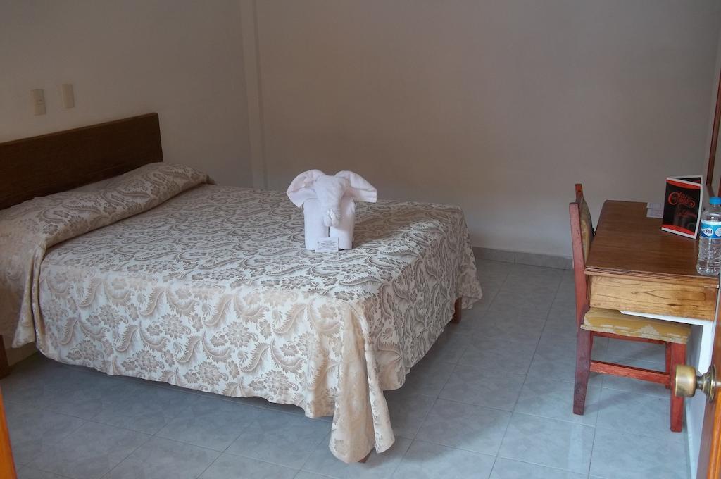 Hotel Arcos Del Parque Acayucan Chambre photo